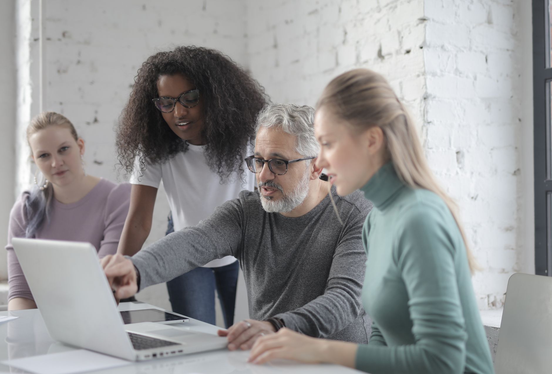 AI agent or hire a temp worker/freelancer: what fits SMEs? - AI implementation for businesses