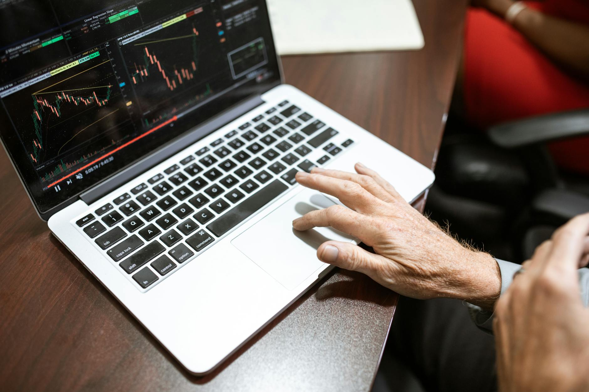 Julius AI Review 2026: data analysis via chat, no code required - AI implementation for businesses