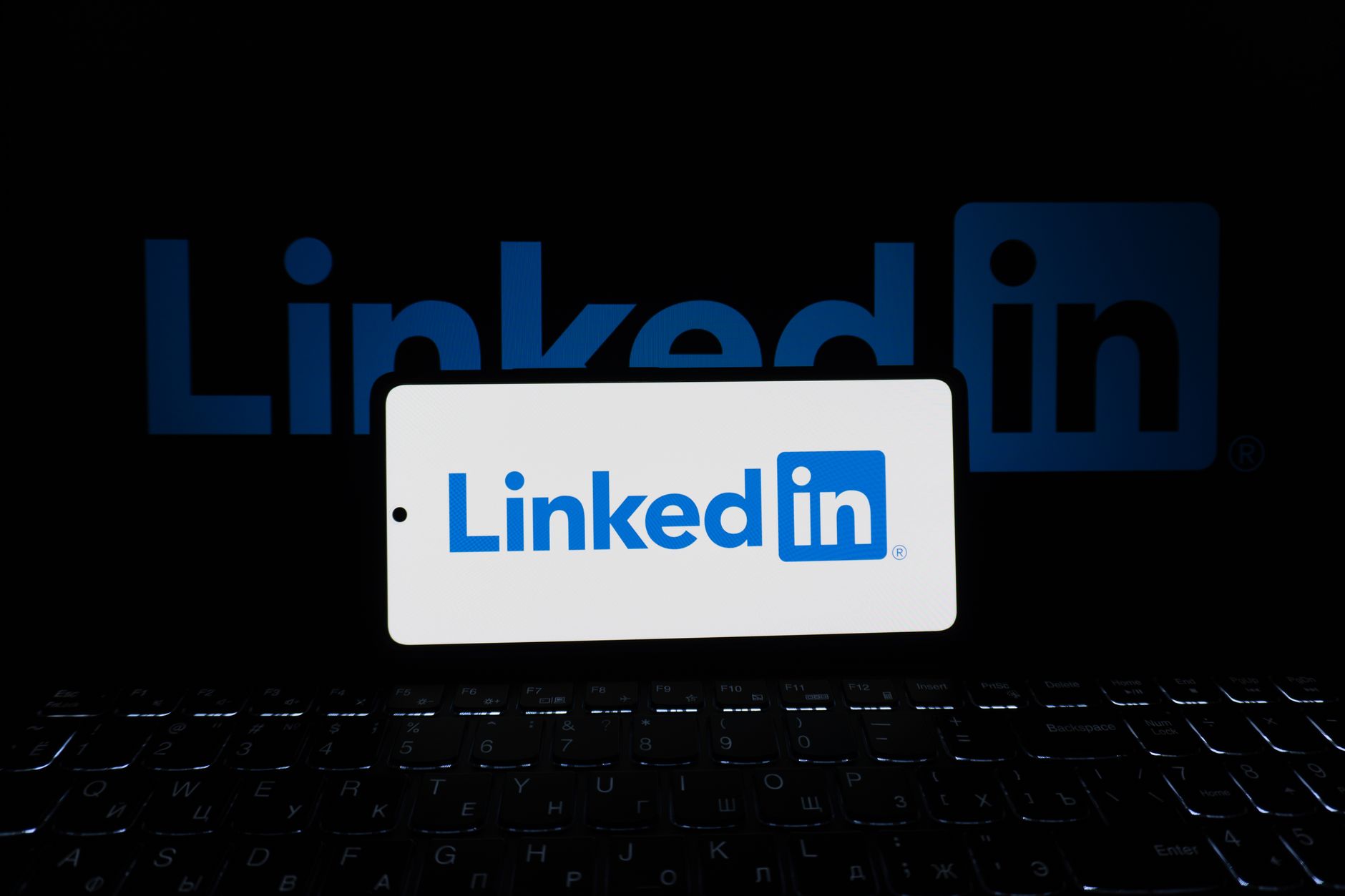 B2B leadgeneratie met AI op LinkedIn: wat werkt in 2026 - AI implementatie voor Nederlandse bedrijven